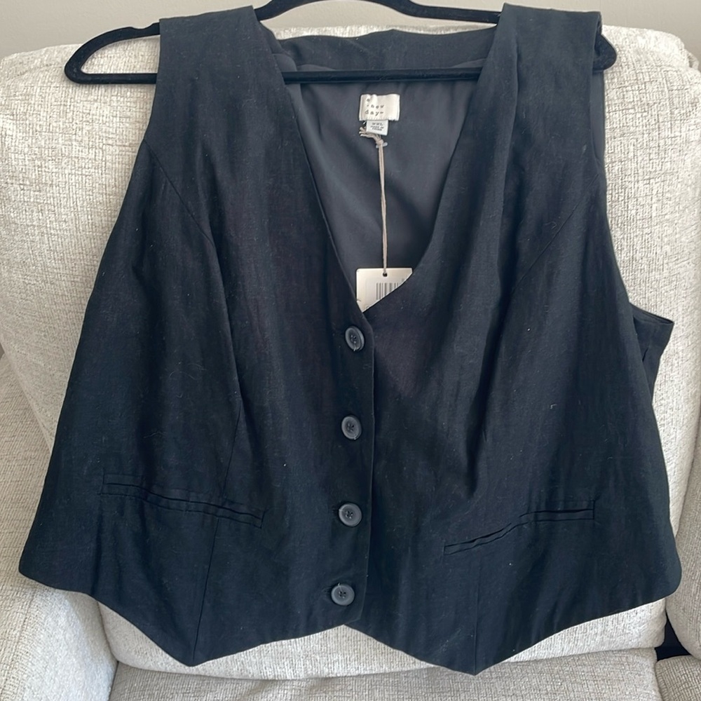 Black Vest top NWT
